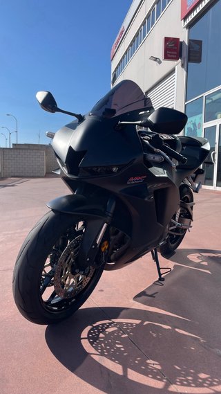Honda CBR600RR Negra