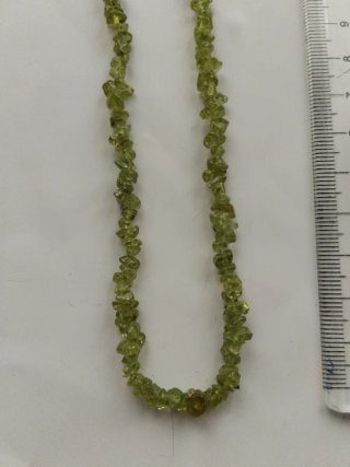 Collar de olivino natural