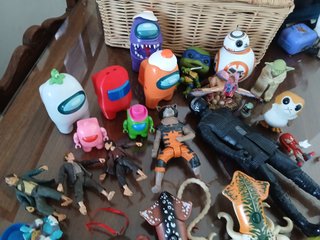 Todo el lote de la foto.Among Us, Star Wars, hobys