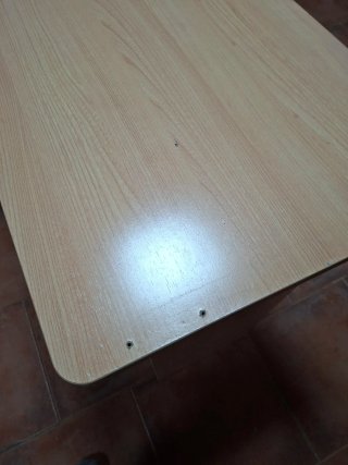 Mesa de estudio con patas tipo columna
