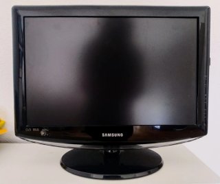 Samsung TV 19” HD Ready + Mando