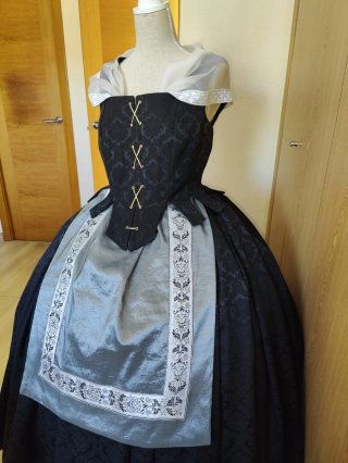 Traje Huertana Negro sin estrenar