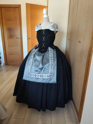 Traje Huertana Negro sin estrenar