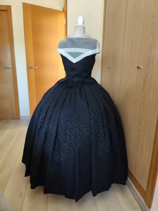 Traje Huertana Negro sin estrenar