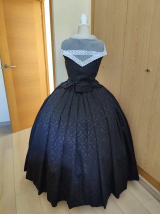Traje Huertana Negro sin estrenar