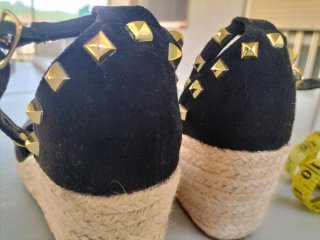 Alpargatas Cuña Negras Tachuelas