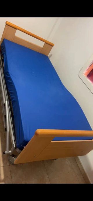 Cama articulada con mando