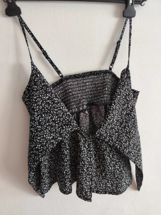 Blusa Shein floral negra y blanca Talla S