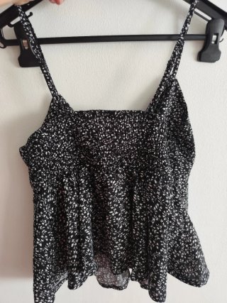 Blusa Shein floral negra y blanca Talla S
