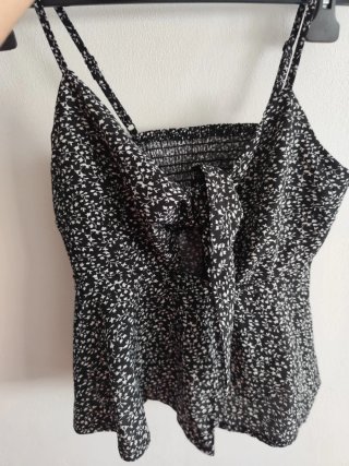 Blusa Shein floral negra y blanca Talla S