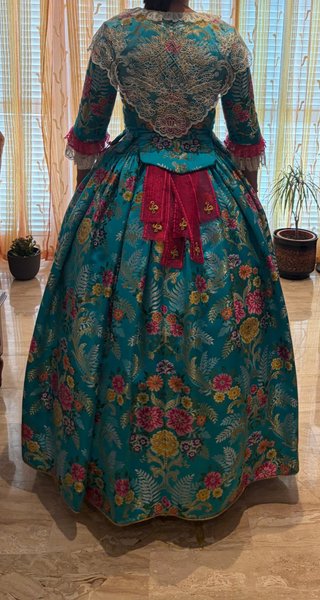 Traje de Fallera Azul con Flores