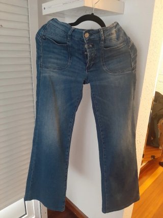 Pantalón vaquero azul pata ancha
