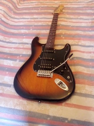 Guitarra Fender Squier Stratocaster