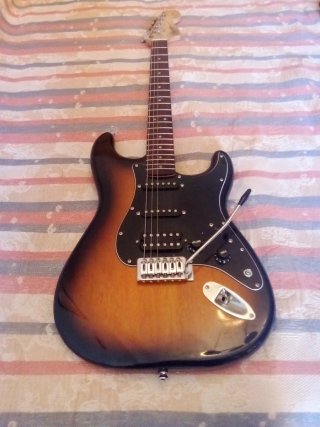 Guitarra Fender Squier Stratocaster