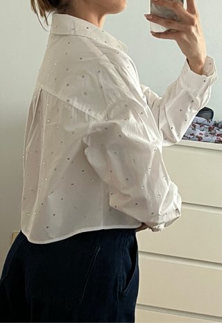 Camisa blanca corta con brillos