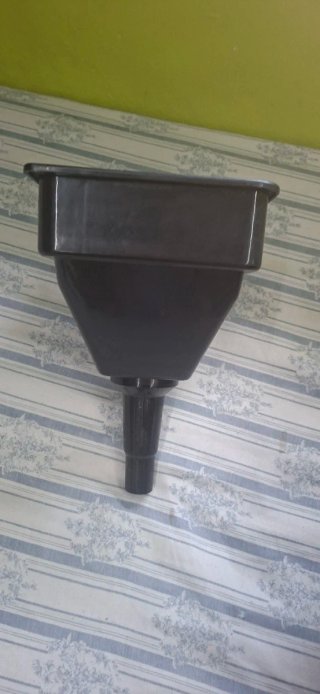 Embudo Hilka Tractor/Garage