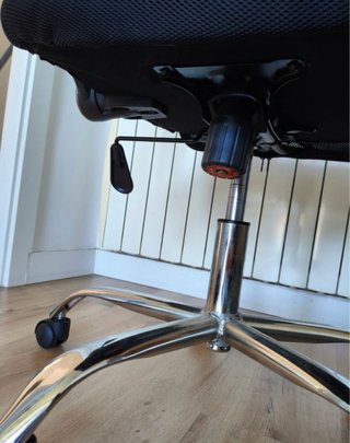 Sedia da ufficio ergonomica nera