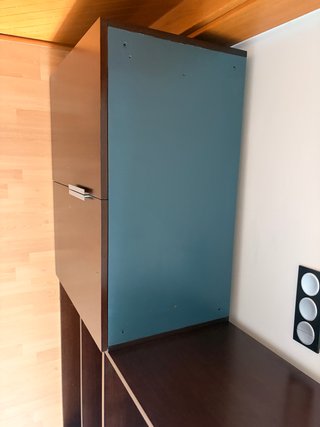 Muebles de madera altos y bajos