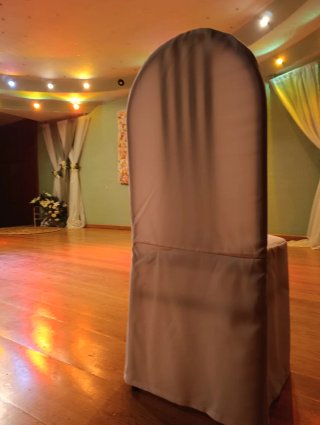 Funda de silla blanca hecha a medida para esta sil