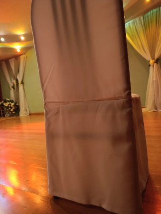 Funda de silla blanca hecha a medida para esta sil