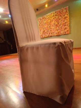 Funda de silla blanca hecha a medida para esta sil