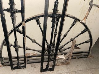 Antigua cancela reja forja
