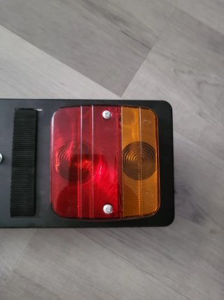 Portamatrículas + pilotos