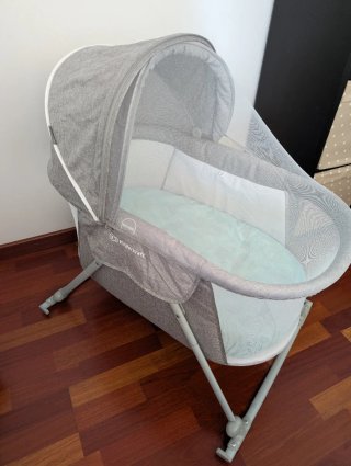 Cuna mecedora Kinderkraft con colchón