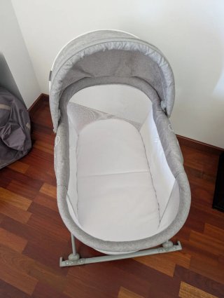 Cuna mecedora Kinderkraft con colchón