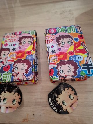 Set di accessori Betty Boop: 2 paia di orecchini e 2 portagioie