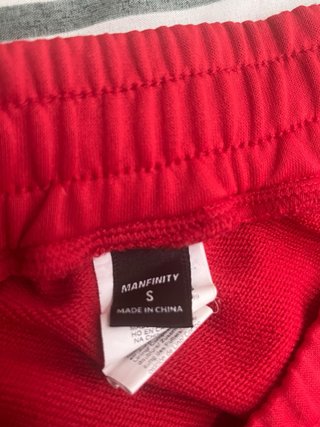 Pantalón corto rojo