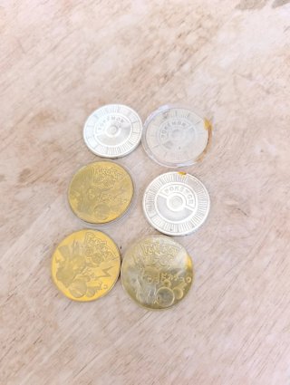 6 monedas Pokemon metal antiguas