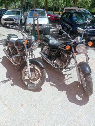 2x Suzuki Cruiser Negra - ¡Ocasión!