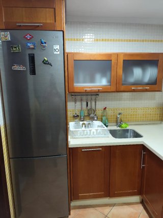Puerta de madera maciza con cristal