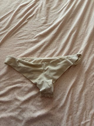 Bikini crema texturizado