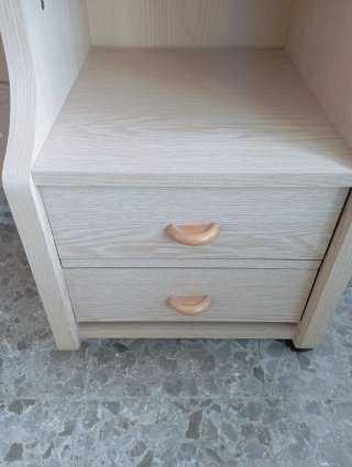 Escritorio madera con ruedas