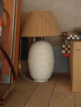 Lámpara de mesa de tela y papel