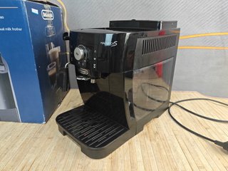 Cafetera DeLonghi Magnifica S ECAM11.112.B