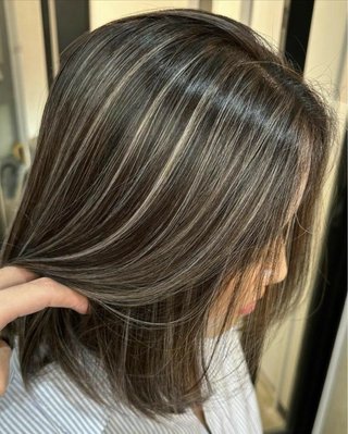 PELUQUERÍA Y UÑAS PROFESIONAL