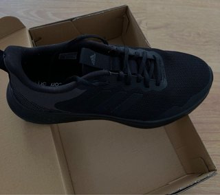 Adidas negras casi nuevas