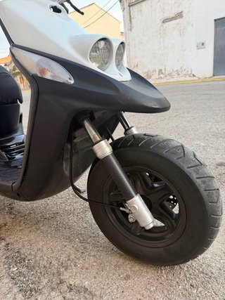 Yamaha Scooter 50cc CW50RS BWs