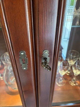 Vitrina madera pino cristal