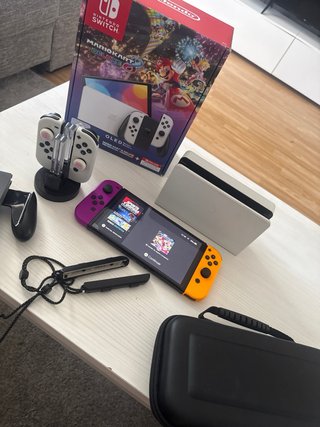 Nintendo Switch OLED Mario Kart 8 Deluxe