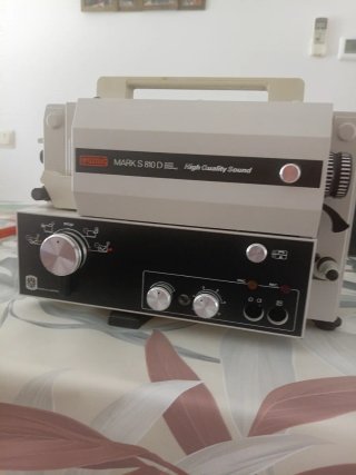 Proyector Súper 8 y películas.