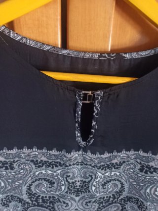 Vestido estampado paisley negro y gris
