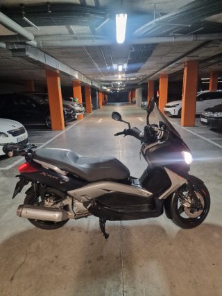 Yamaha XMAX 250cc Scooter Automática