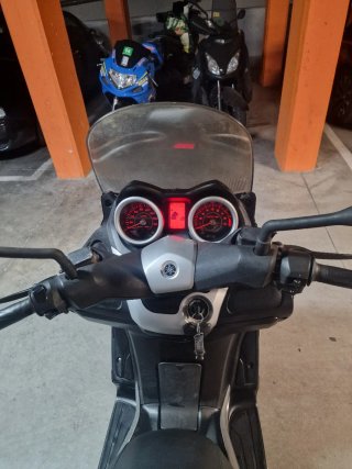 Yamaha XMAX 250cc Scooter Automática