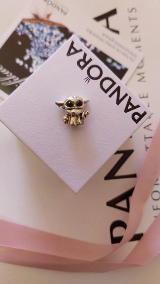 Charm Pandora Grogu de Star Wars.