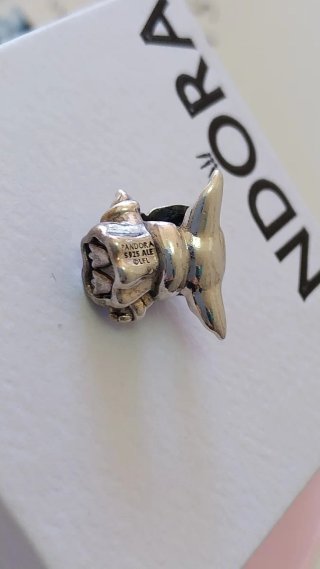 Charm Pandora Grogu de Star Wars.