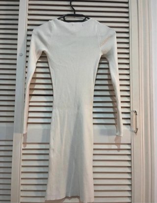 Vestido blanco canalé manga larga New Yorker XS